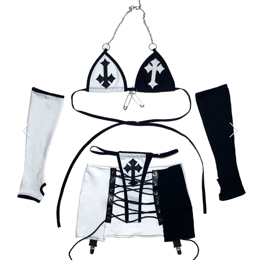 SHAY KAWAII black and white cross set